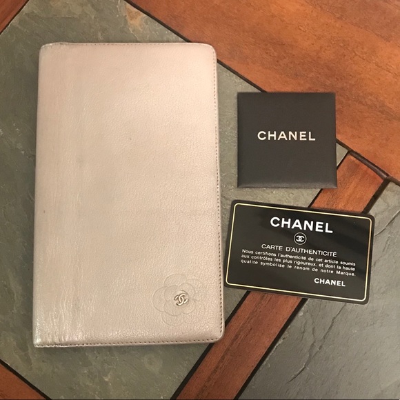 CHANEL Handbags - Chanel CC Camelia Long Wallet❤️